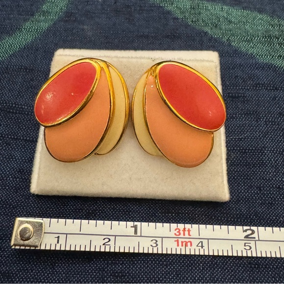 Vintage Napier Pink Enamel Layered Earrings | 1980s Gold Statement Jewelry - Picture 4 of 7